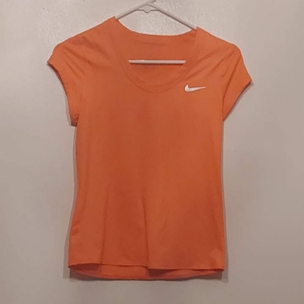 Nike women's GYm tee.